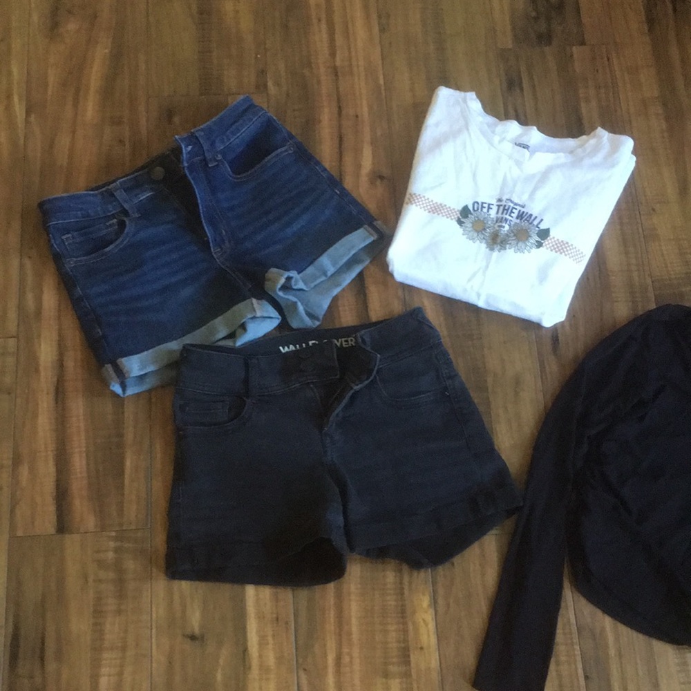 Bundle two shorts and two tops